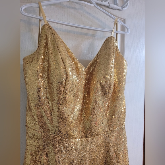 Gold sequins floor length gown. Size 18 - Picture 3 of 4